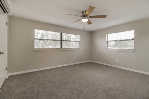 Casa en alquiler en Orlando, Florida, 4 dormitorios, 143.91 m2 № 1913911 - foto 11