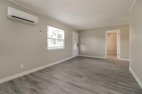Casa en alquiler en Orlando, Florida, 4 dormitorios, 143.91 m2 № 1913911 - foto 3