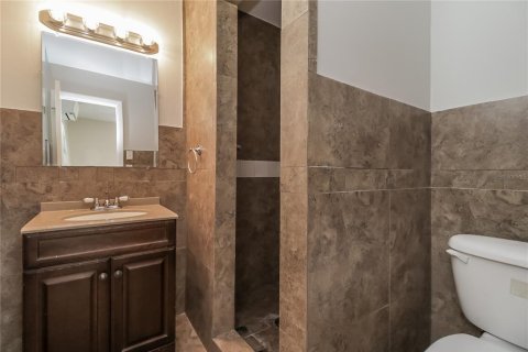 Casa en alquiler en Orlando, Florida, 4 dormitorios, 143.91 m2 № 1913911 - foto 9