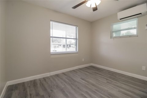 Casa en alquiler en Orlando, Florida, 4 dormitorios, 143.91 m2 № 1913911 - foto 7