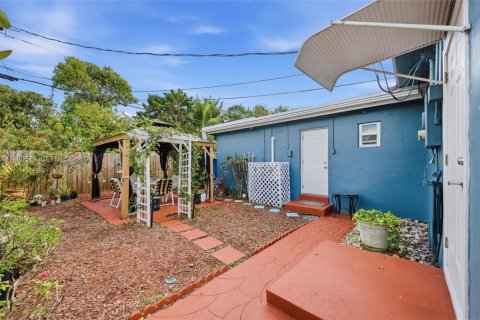 House in Miramar, Florida 3 bedrooms, 179.3 sq.m. № 2043254 - photo 23