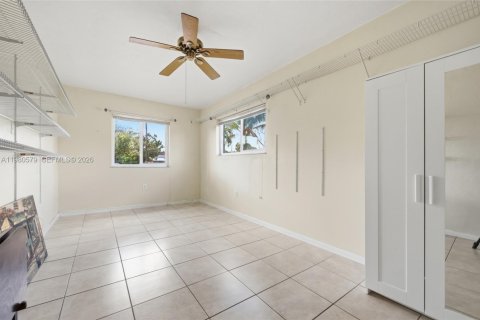 House in Miramar, Florida 3 bedrooms, 179.3 sq.m. № 2043254 - photo 17
