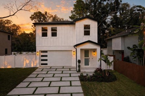 Villa ou maison à Tampa, Floride 4 chambres, 171.87 m2 № 2111029