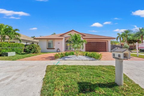 Casa en alquiler en Miami, Florida, 4 dormitorios, 242.85 m2 № 2052224 - foto 19