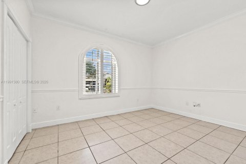 Casa en alquiler en Miami, Florida, 4 dormitorios, 242.85 m2 № 2052224 - foto 10