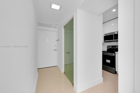 Copropriété à louer à Miami Beach, Floride: 61.59 m2 № 2079777 - photo 7