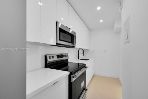 Copropriété à louer à Miami Beach, Floride: 61.59 m2 № 2079777 - photo 12