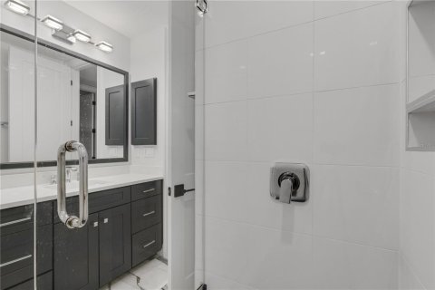 Condo in Venice, Florida, 3 bedrooms № 2157368 - photo 17