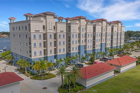 Condo in Venice, Florida, 3 bedrooms № 2157368 - photo 2