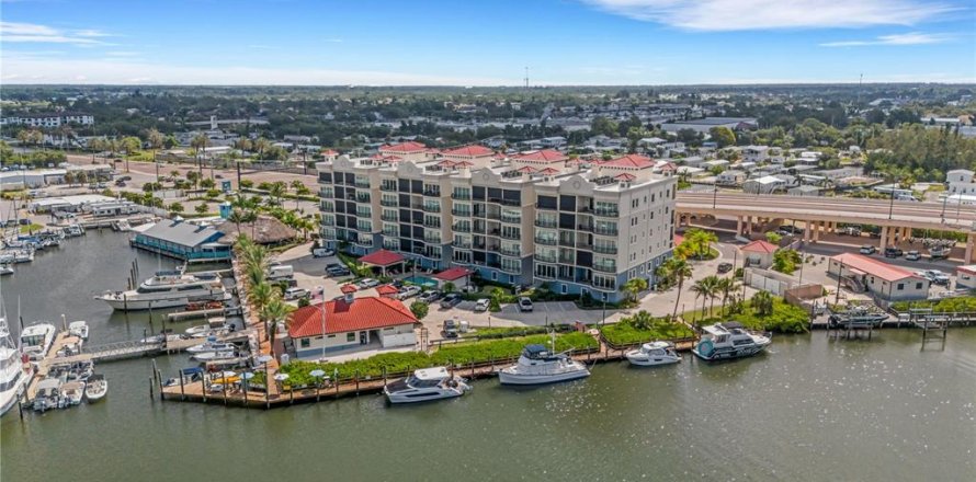 Condo in Venice, Florida, 3 bedrooms № 2157368