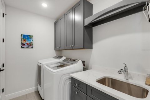 Condo in Venice, Florida, 3 bedrooms № 2157368 - photo 10