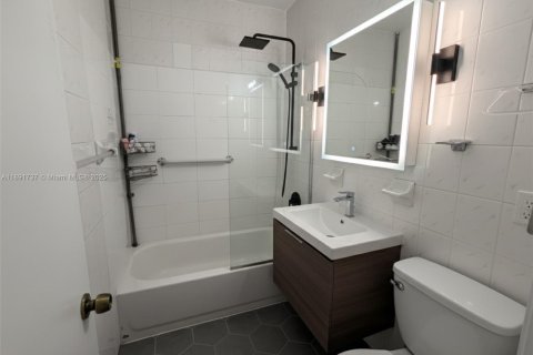 Villa ou maison à vendre à Miami, Floride: 3 chambres, 128.58 m2 № 2019269 - photo 9