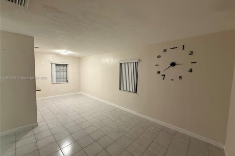 Villa ou maison à vendre à Miami, Floride: 3 chambres, 128.58 m2 № 2019269 - photo 6