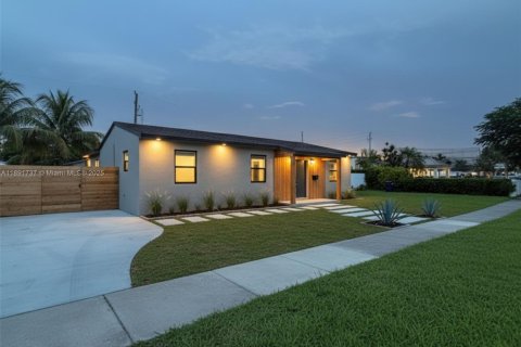 Villa ou maison à vendre à Miami, Floride: 3 chambres, 128.58 m2 № 2019269 - photo 3