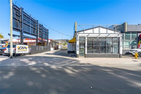 Immobilier commercial à Miami, Floride 169.27 m2 № 2093648