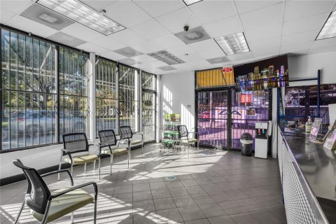 Immobilier commercial à vendre à Miami, Floride: 169.27 m2 № 2093648 - photo 4