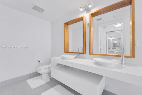 Copropriété à vendre à Miami, Floride: 2 chambres, 103.86 m2 № 2084265 - photo 14