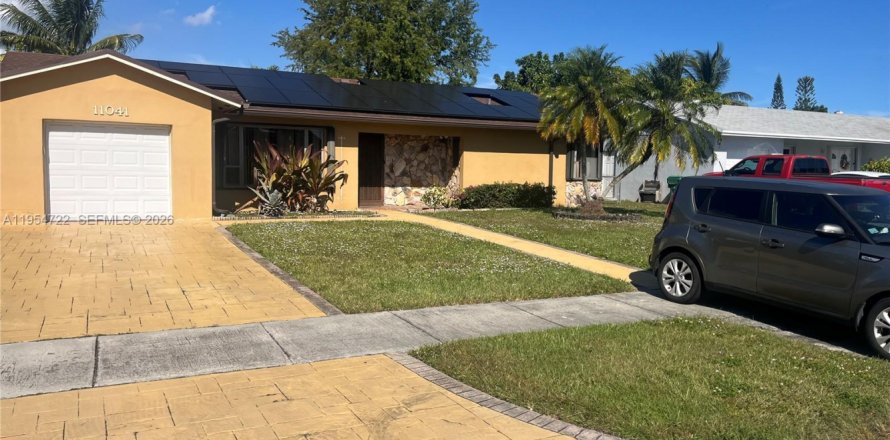 Дом в Майами, Флорида 3 спальни, 175.31м2 № 2009197