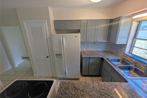 Casa en alquiler en Tampa, Florida, 3 dormitorios, 181.16 m2 № 2150104 - foto 7