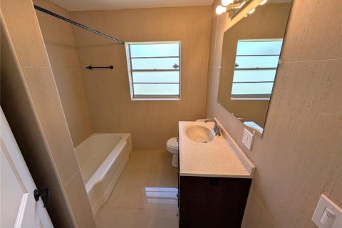 Casa en alquiler en Tampa, Florida, 3 dormitorios, 181.16 m2 № 2150104 - foto 15