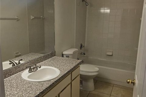 Touwnhouse à louer à Tampa, Floride: 3 chambres, 111.48 m2 № 2436673 - photo 11