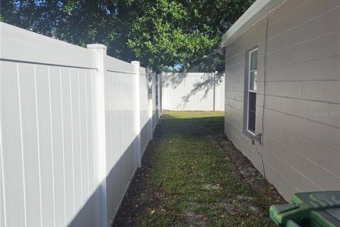 Touwnhouse à louer à Tampa, Floride: 3 chambres, 111.48 m2 № 2436673 - photo 12
