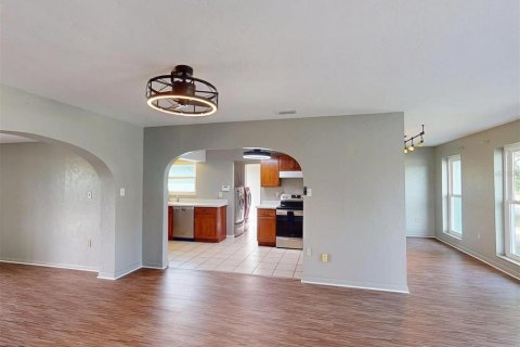 House in Port Charlotte, Florida 3 bedrooms, 175.77 sq.m. № 1807373 - photo 15