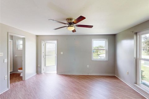 House in Port Charlotte, Florida 3 bedrooms, 175.77 sq.m. № 1807373 - photo 11