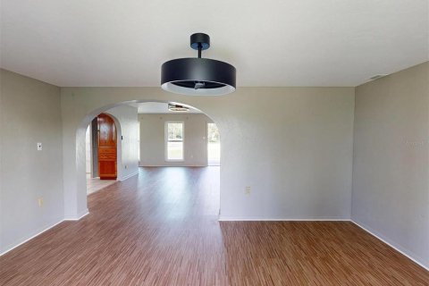 House in Port Charlotte, Florida 3 bedrooms, 175.77 sq.m. № 1807373 - photo 17