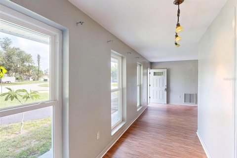 House in Port Charlotte, Florida 3 bedrooms, 175.77 sq.m. № 1807373 - photo 9