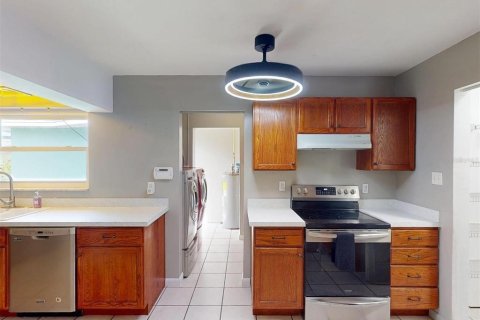 House in Port Charlotte, Florida 3 bedrooms, 175.77 sq.m. № 1807373 - photo 21