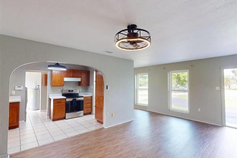 House in Port Charlotte, Florida 3 bedrooms, 175.77 sq.m. № 1807373 - photo 16