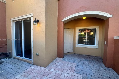 Touwnhouse à louer à Dania Beach, Floride: 3 chambres, 129.23 m2 № 1891071 - photo 2