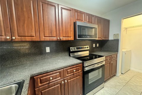 Touwnhouse à louer à Dania Beach, Floride: 3 chambres, 129.23 m2 № 1891071 - photo 13