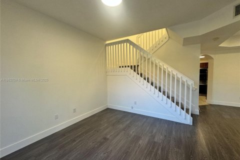 Touwnhouse à louer à Dania Beach, Floride: 3 chambres, 129.23 m2 № 1891071 - photo 6