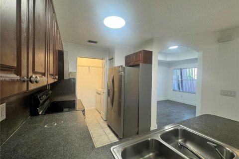 Touwnhouse à louer à Dania Beach, Floride: 3 chambres, 129.23 m2 № 1891071 - photo 11