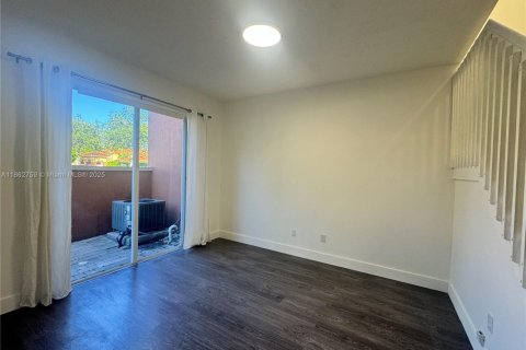 Touwnhouse à louer à Dania Beach, Floride: 3 chambres, 129.23 m2 № 1891071 - photo 5