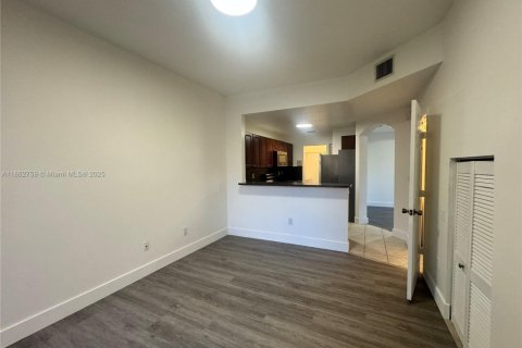 Touwnhouse à louer à Dania Beach, Floride: 3 chambres, 129.23 m2 № 1891071 - photo 10