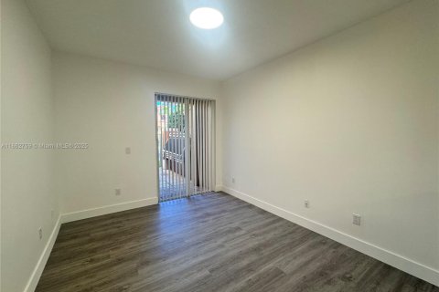 Touwnhouse à louer à Dania Beach, Floride: 3 chambres, 129.23 m2 № 1891071 - photo 9