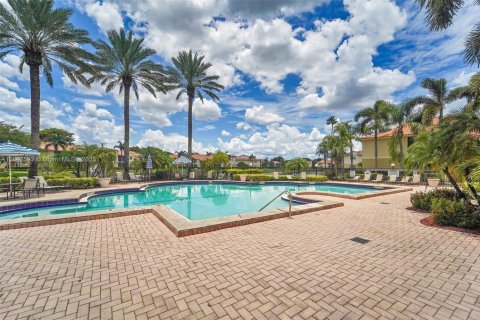 Condo in Pompano Beach, Florida, 1 bedroom  № 1891044 - photo 15