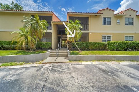 Condo in Pompano Beach, Florida, 1 bedroom  № 1891044 - photo 2