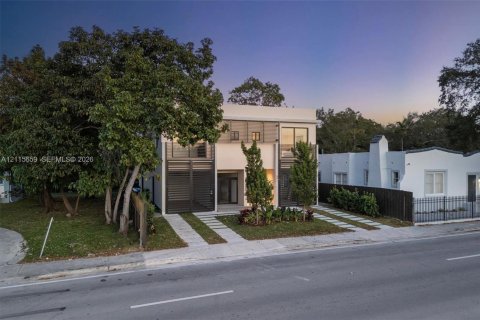 Touwnhouse à vendre à Miami, Floride: 4 chambres № 2439002 - photo 5