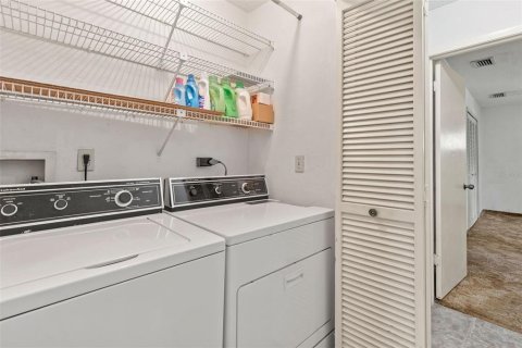 Casa en venta en Ormond Beach, Florida, 3 dormitorios, 187.76 m2 № 1772962 - foto 23