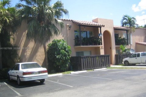 Condominio en alquiler en Miami, Florida, 1 dormitorio, 65.87 m2 № 1988242 - foto 15