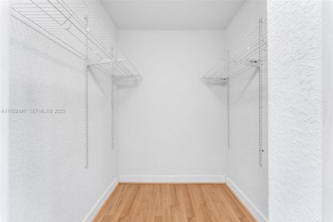 Купить кондоминиум в Майами-Бич, Флорида 2 спальни, 119.57м2, № 1984488 - фото 18