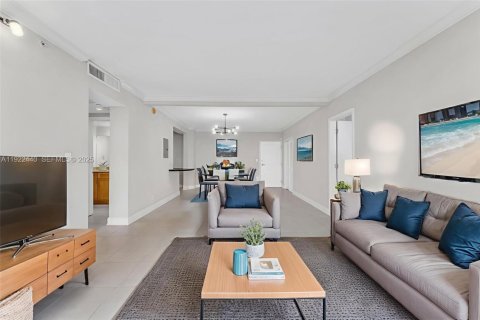 Купить кондоминиум в Майами-Бич, Флорида 2 спальни, 119.57м2, № 1984488 - фото 3