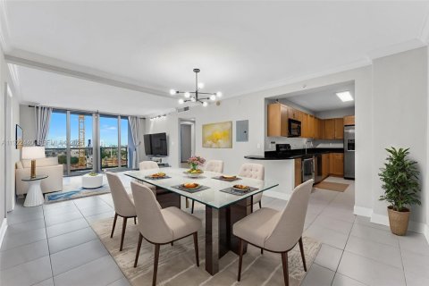 Кондоминиум с 2 спальнями в Майами-Бич, Флорида № 1984488