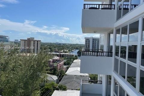 Condo in Pompano Beach, Florida, 2 bedrooms  № 1802484 - photo 2