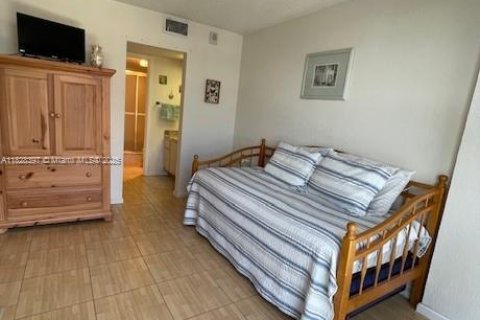 Condo in Pompano Beach, Florida, 2 bedrooms  № 1802484 - photo 7