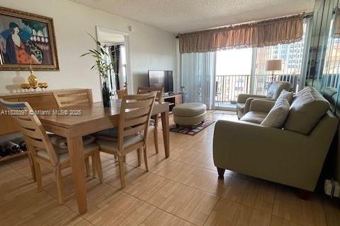 Condo in Pompano Beach, Florida, 2 bedrooms  № 1802484 - photo 13
